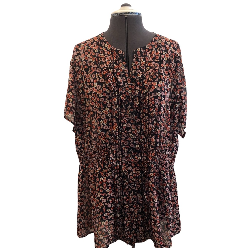 Torrid floral smocked waist blouse, size 3, button front, ruffle details, cute!